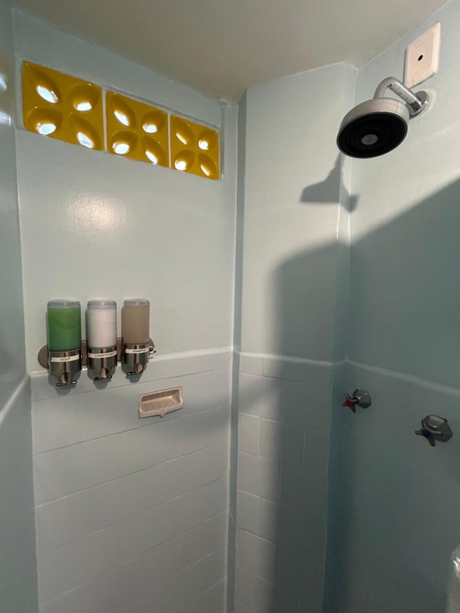 Apartamento Pe Na Areia Na Quadra Copacabana Localizacao Rio Wifi 100mb Rio de Janeiro